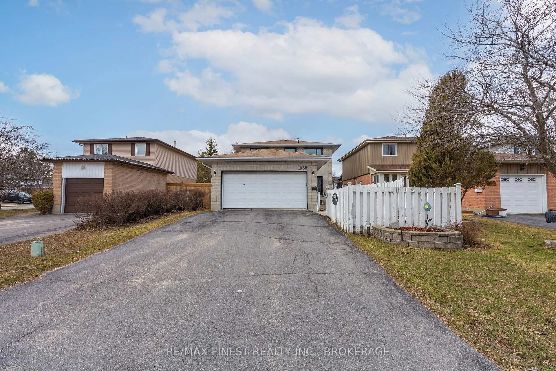 Photo 2 of 1068 Willowood Drive, Kingston, City Northwest — HOMEH