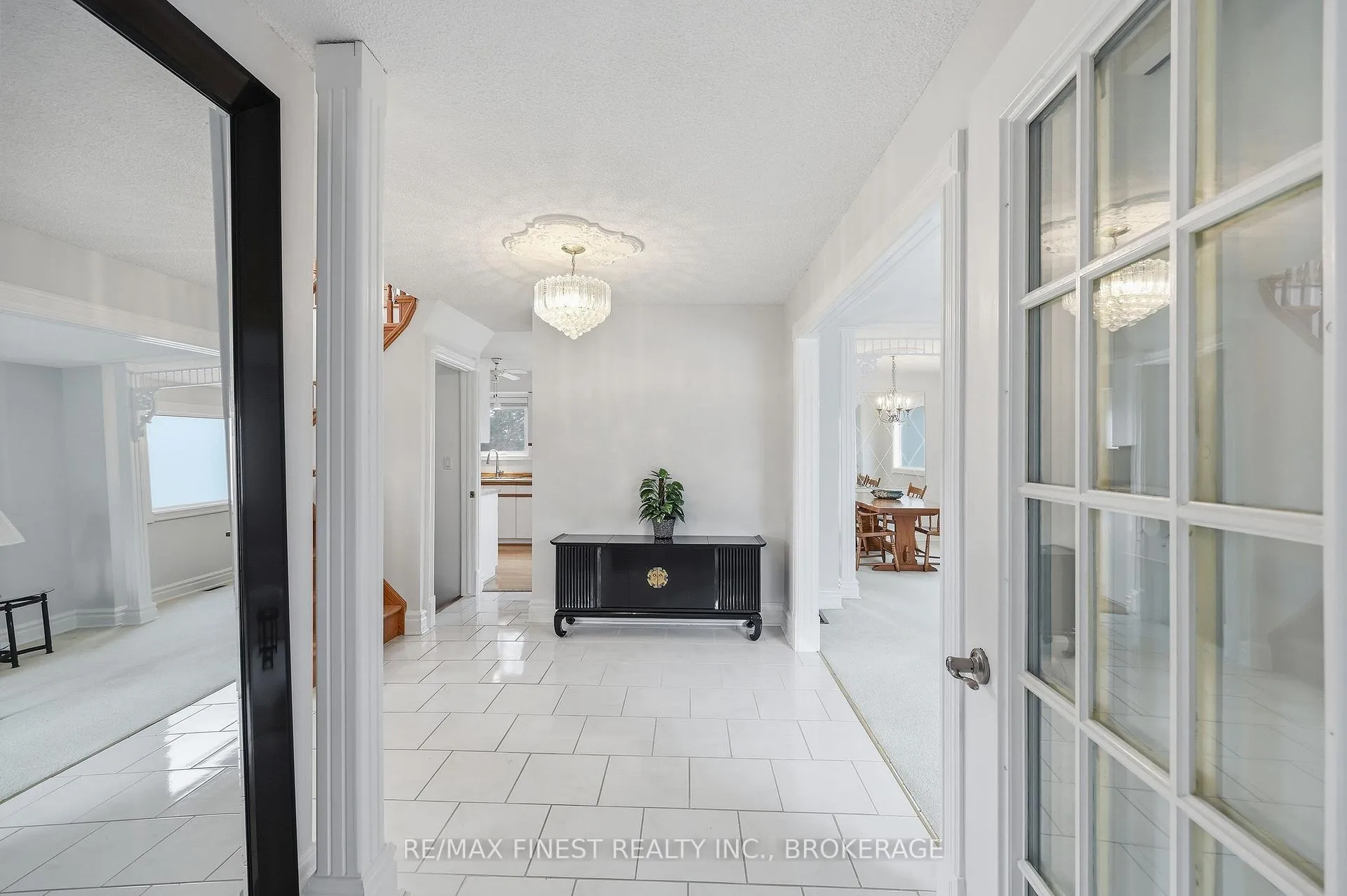 Photo 5 of 1068 Willowood Drive, Kingston, City Northwest — HOMEH
