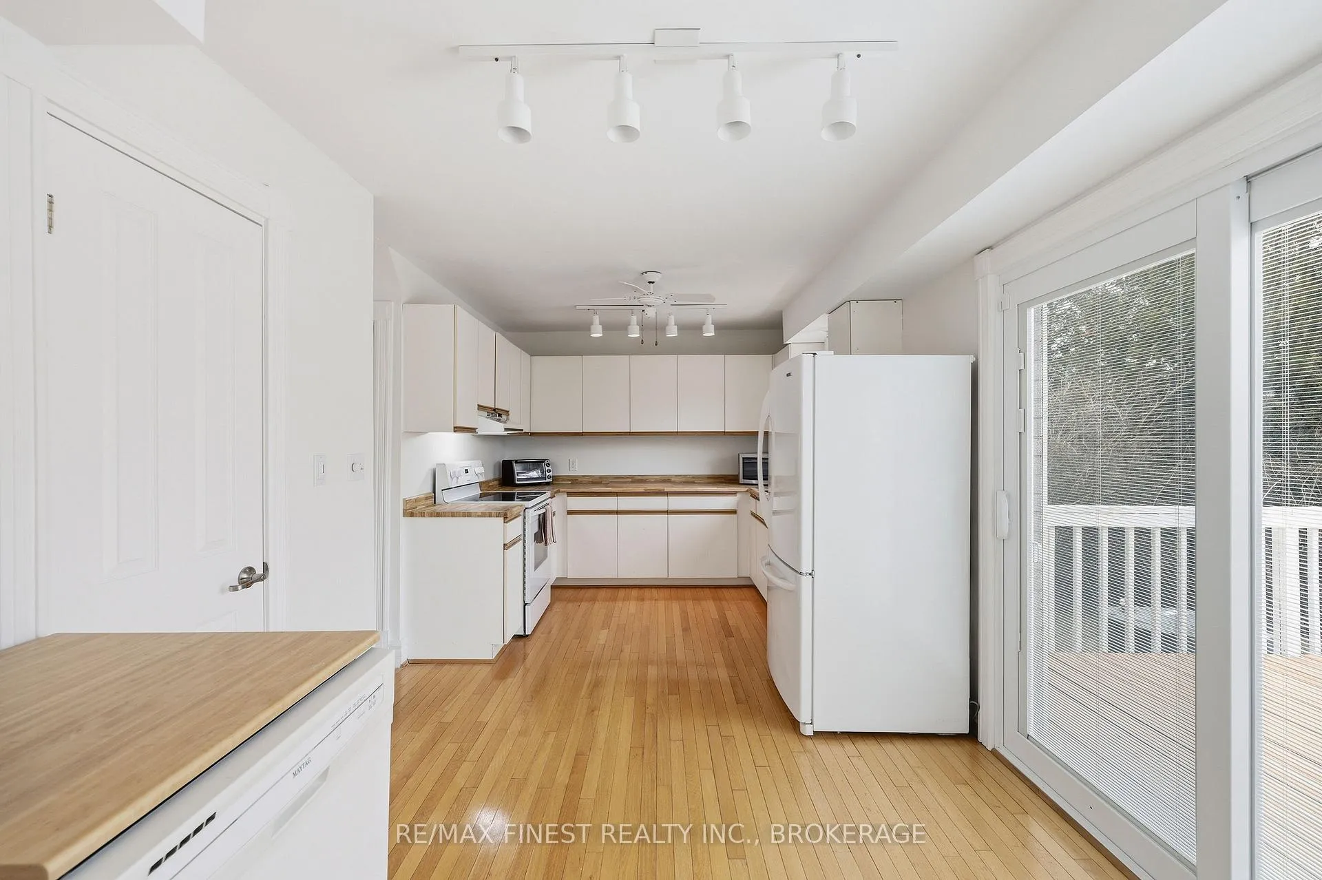 Photo 18 of 1068 Willowood Drive, Kingston, City Northwest — HOMEH