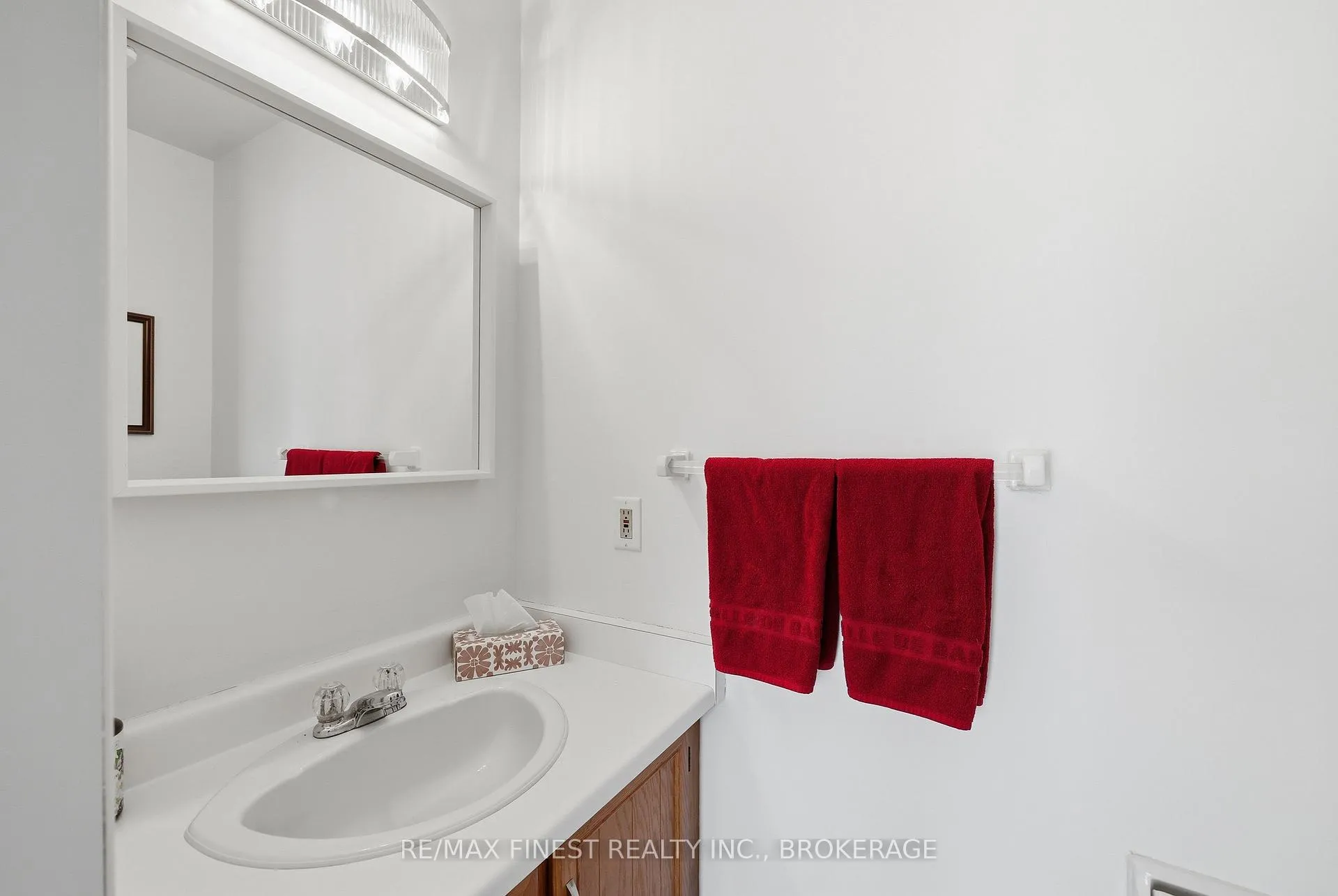 Photo 23 of 1068 Willowood Drive, Kingston, City Northwest — HOMEH