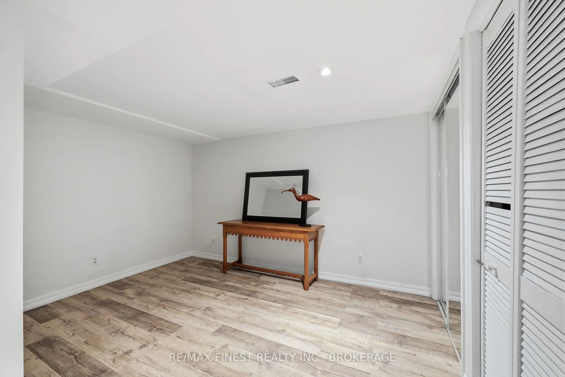 Photo 41 of 1068 Willowood Drive, Kingston, City Northwest — HOMEH