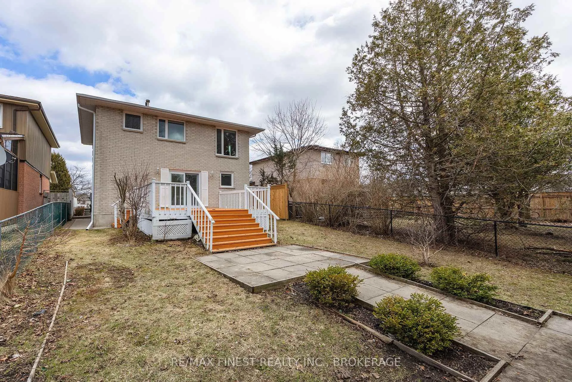 Photo 47 of 1068 Willowood Drive, Kingston, City Northwest — HOMEH