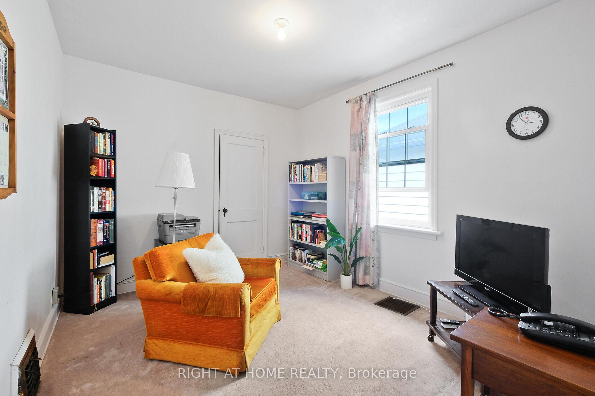 Photo 3 of 110 Clegg Street, Ottawa, Ottawa East — HOMEH