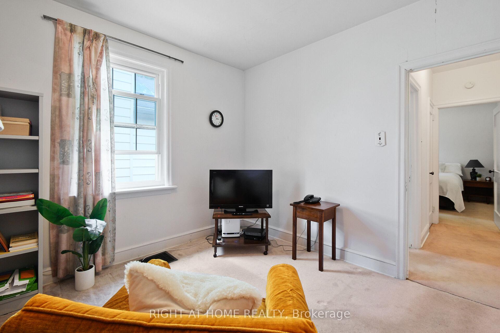 Photo 4 of 110 Clegg Street, Ottawa, Ottawa East — HOMEH