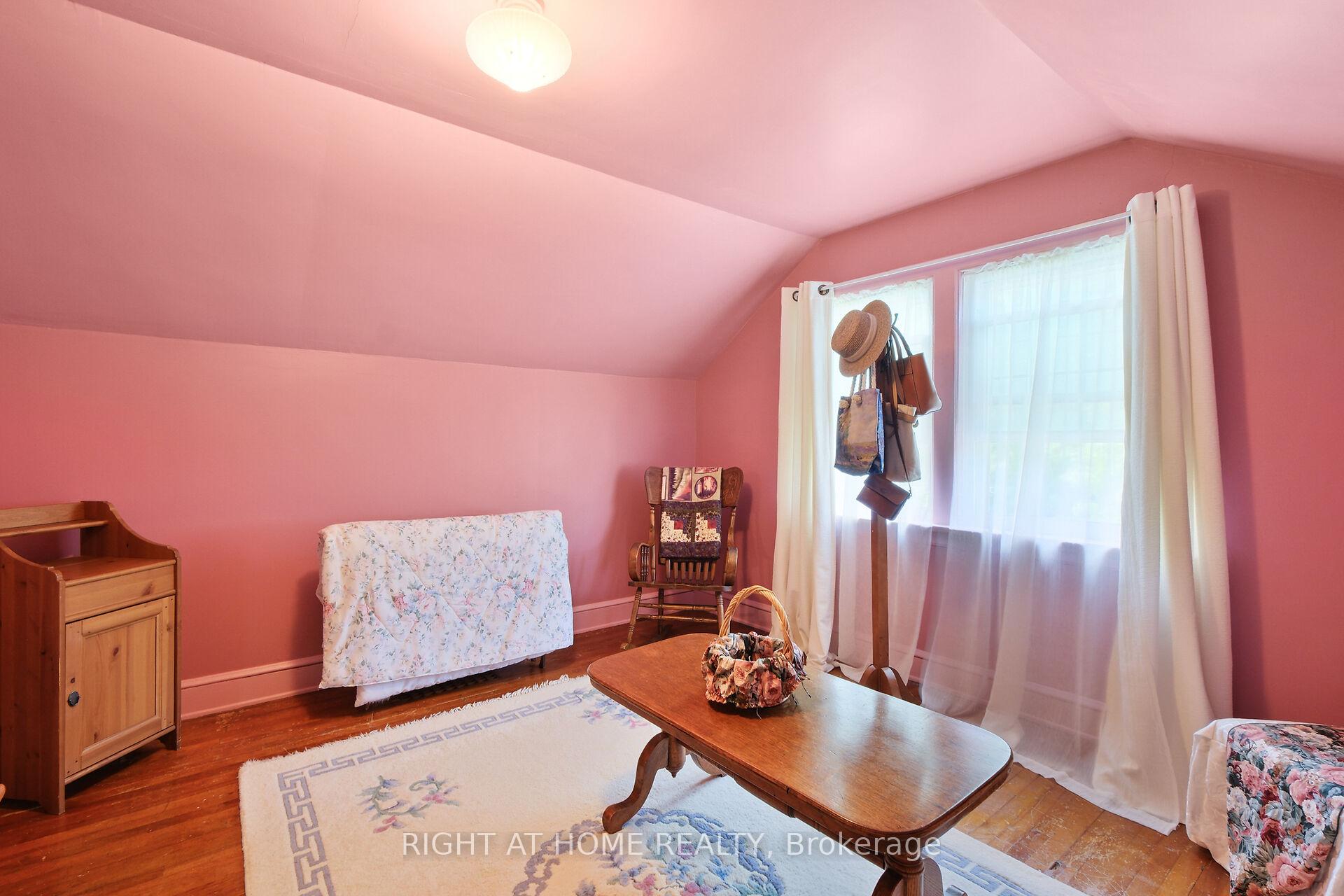 Photo 8 of 110 Clegg Street, Ottawa, Ottawa East — HOMEH