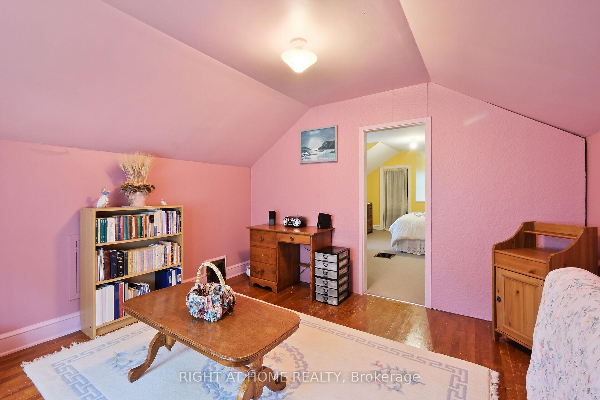 Photo 9 of 110 Clegg Street, Ottawa, Ottawa East — HOMEH