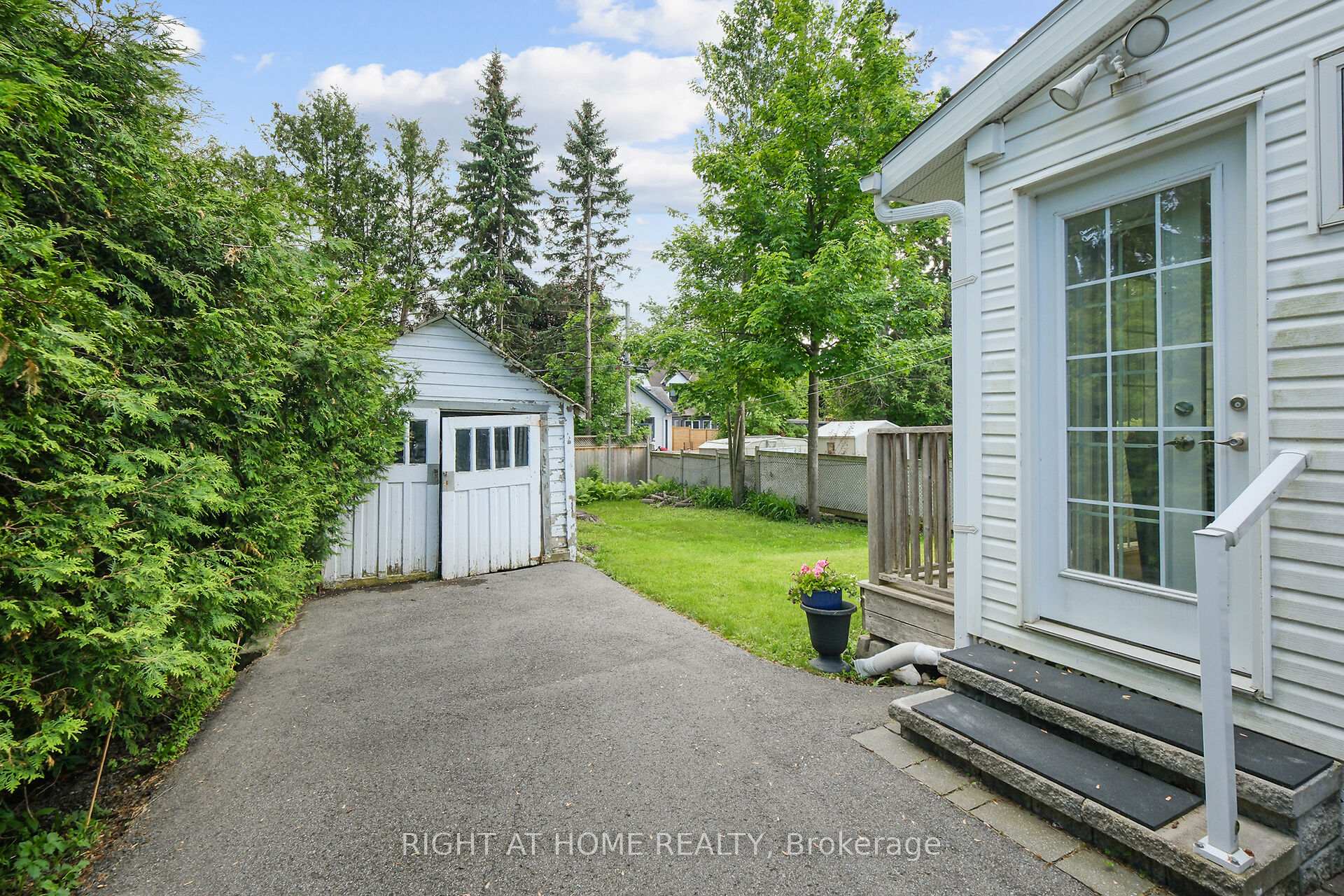 Photo 13 of 110 Clegg Street, Ottawa, Ottawa East — HOMEH