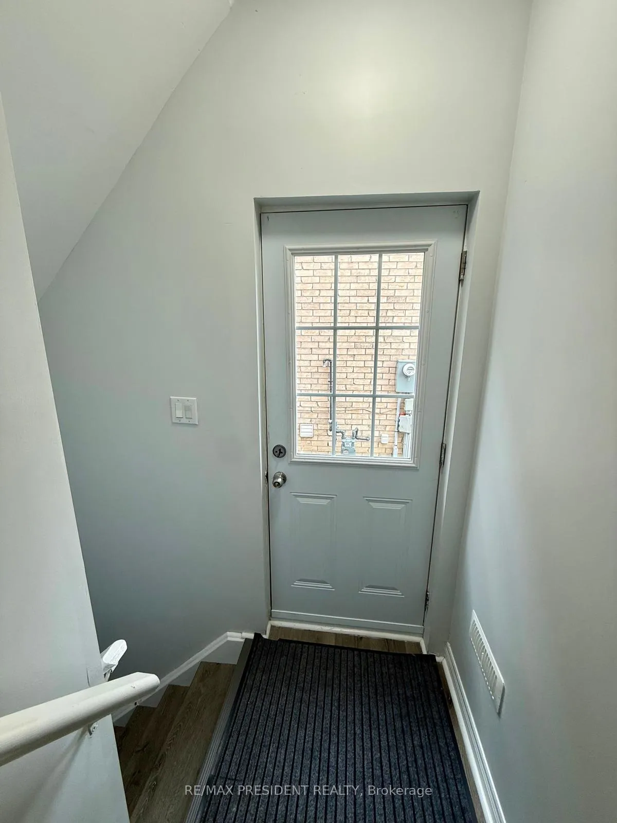 Photo 2 of 75 Thornbush Boulevard, Brampton, Northwest Brampton — HOMEH
