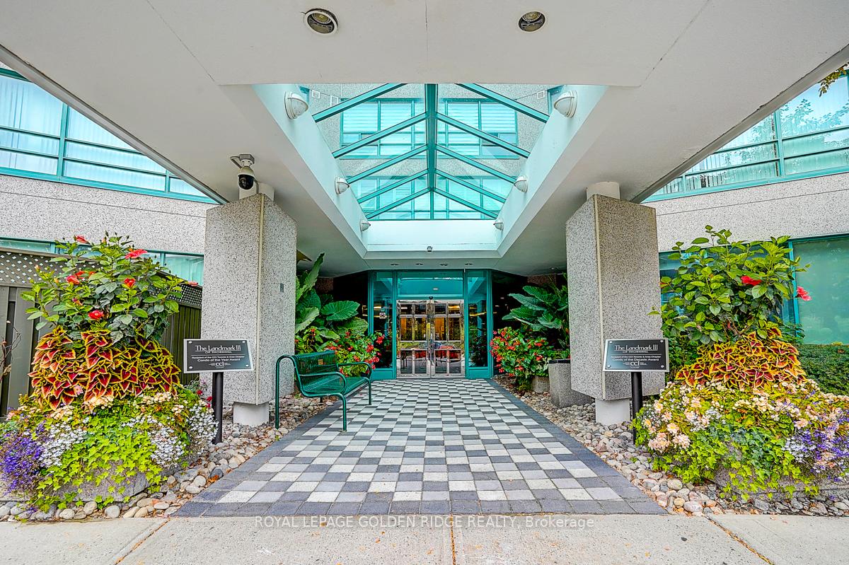 Photo 2 of Unit 604, 7905 Bayview Avenue, Markham, Aileen-Willowbrook — HOMEH