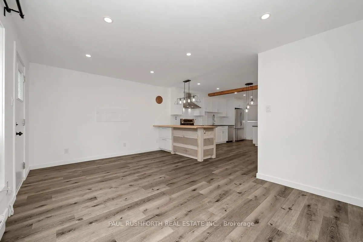 Photo 10 of 23 Pixley Private, Ottawa, Riverview Park — HOMEH