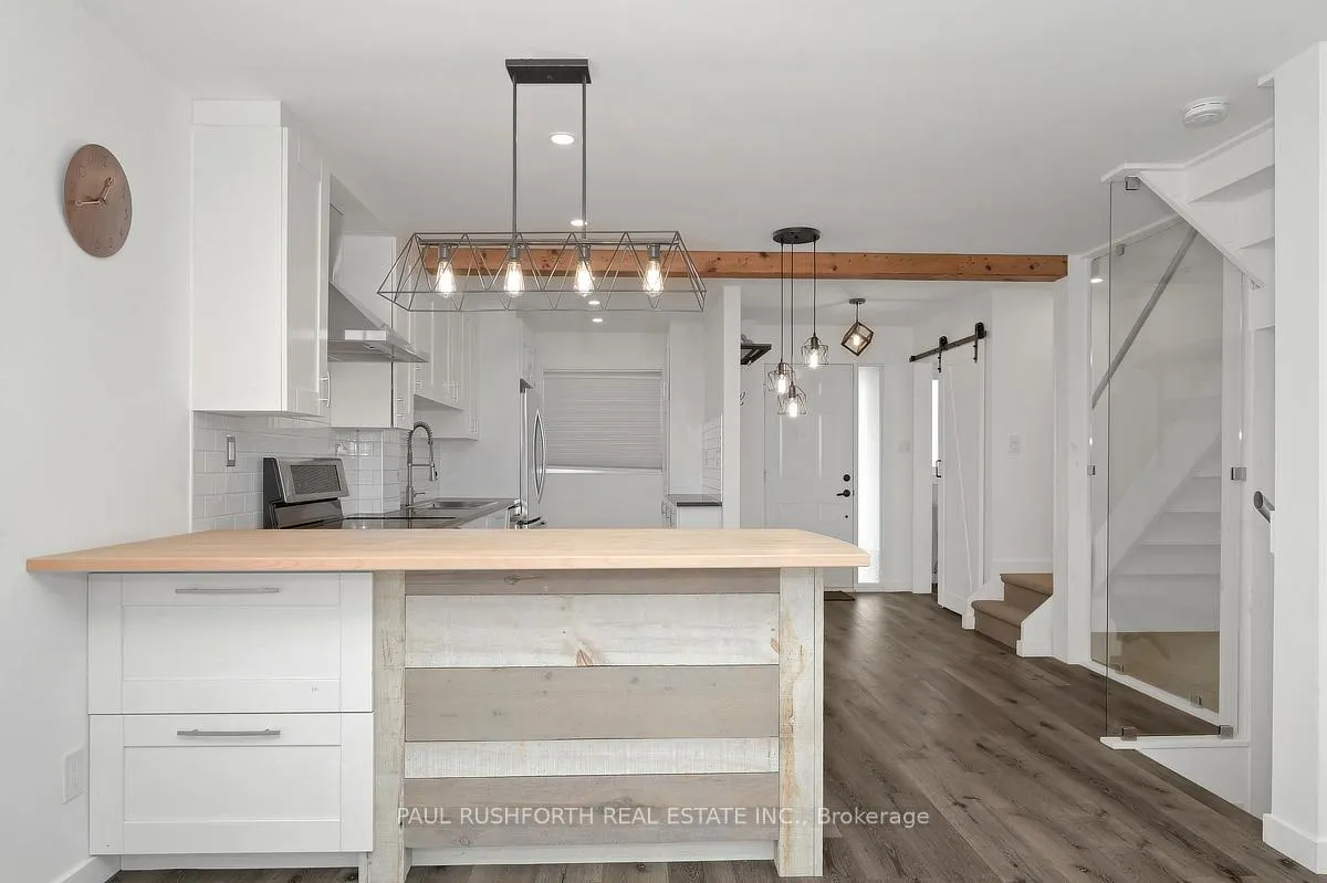 Photo 12 of 23 Pixley Private, Ottawa, Riverview Park — HOMEH