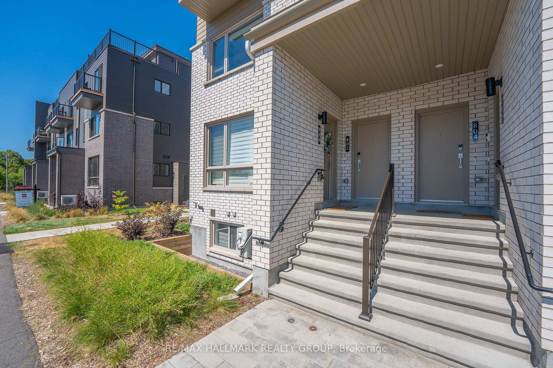 Photo 2 of 802 Mishi Private, Ottawa, CFB Rockcliffe and Area — HOMEH