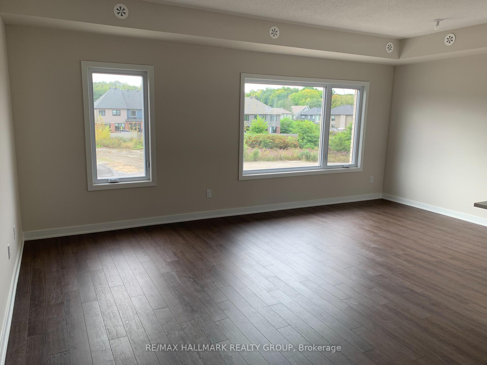 Photo 7 of 802 Mishi Private, Ottawa, CFB Rockcliffe and Area — HOMEH