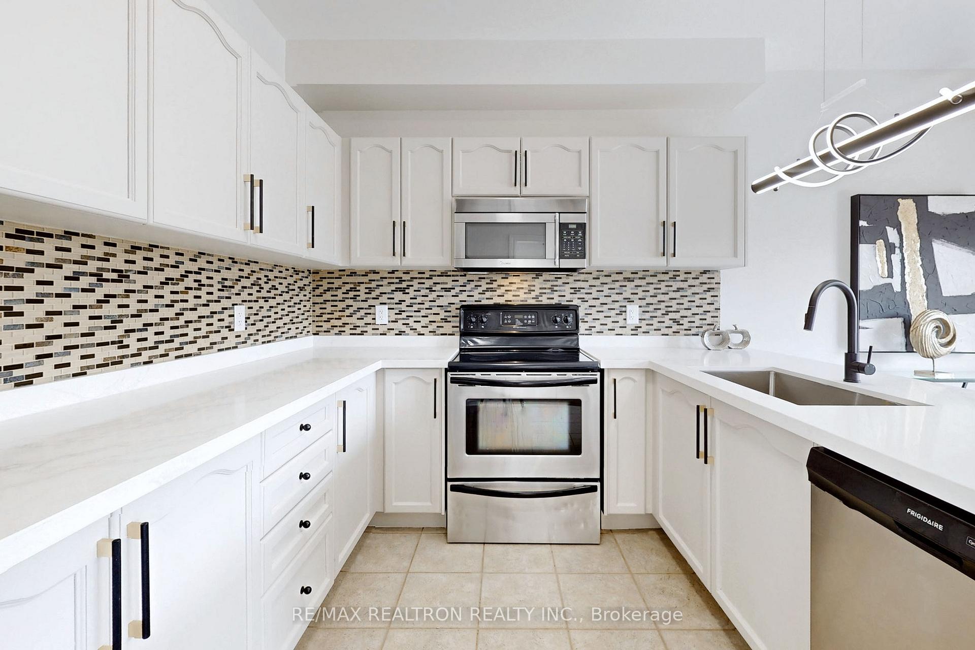Photo 5 of 69 Richmond Park Drive, Georgina, Keswick North — HOMEH