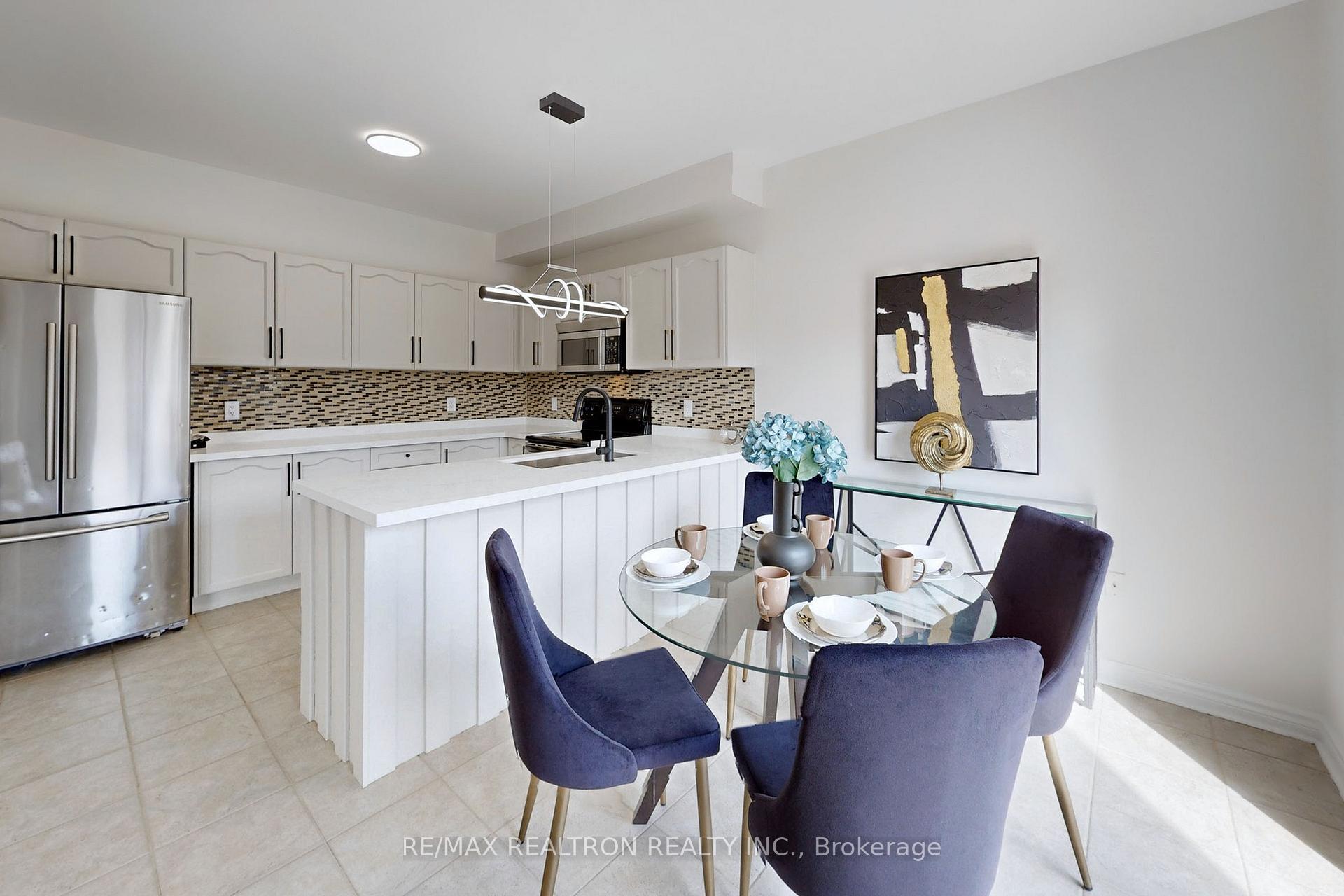 Photo 8 of 69 Richmond Park Drive, Georgina, Keswick North — HOMEH
