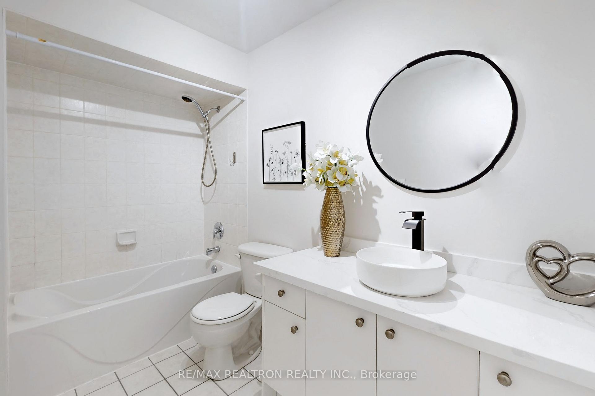Photo 17 of 69 Richmond Park Drive, Georgina, Keswick North — HOMEH
