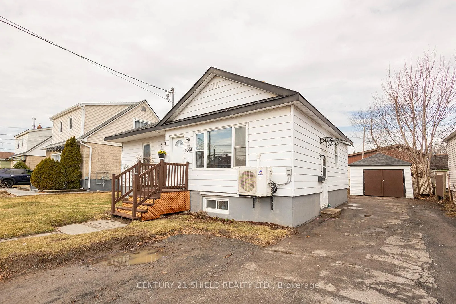 Photo 3 of 1008 Second Street E, Cornwall — HOMEH