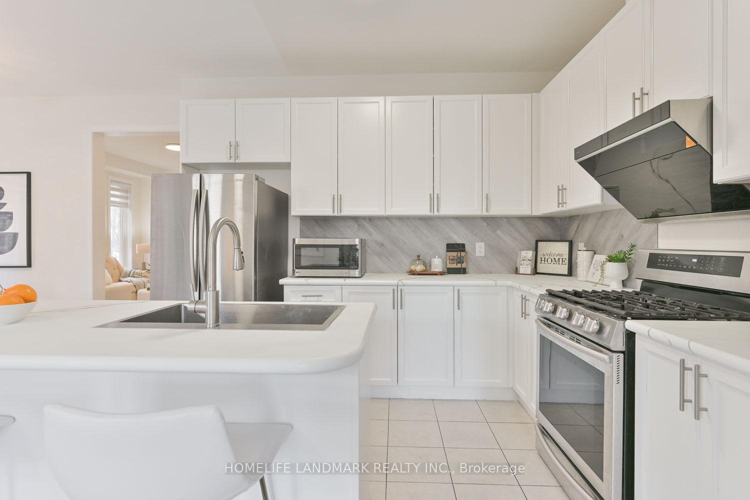 Photo 15 of 350 Roy Harper Avenue, Aurora, Rural Aurora — HOMEH