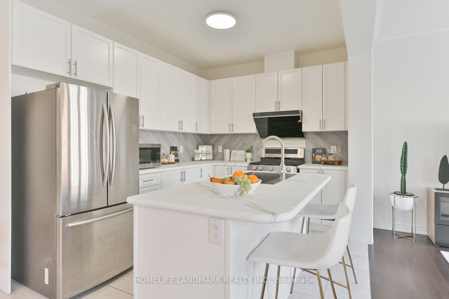 Photo 16 of 350 Roy Harper Avenue, Aurora, Rural Aurora — HOMEH