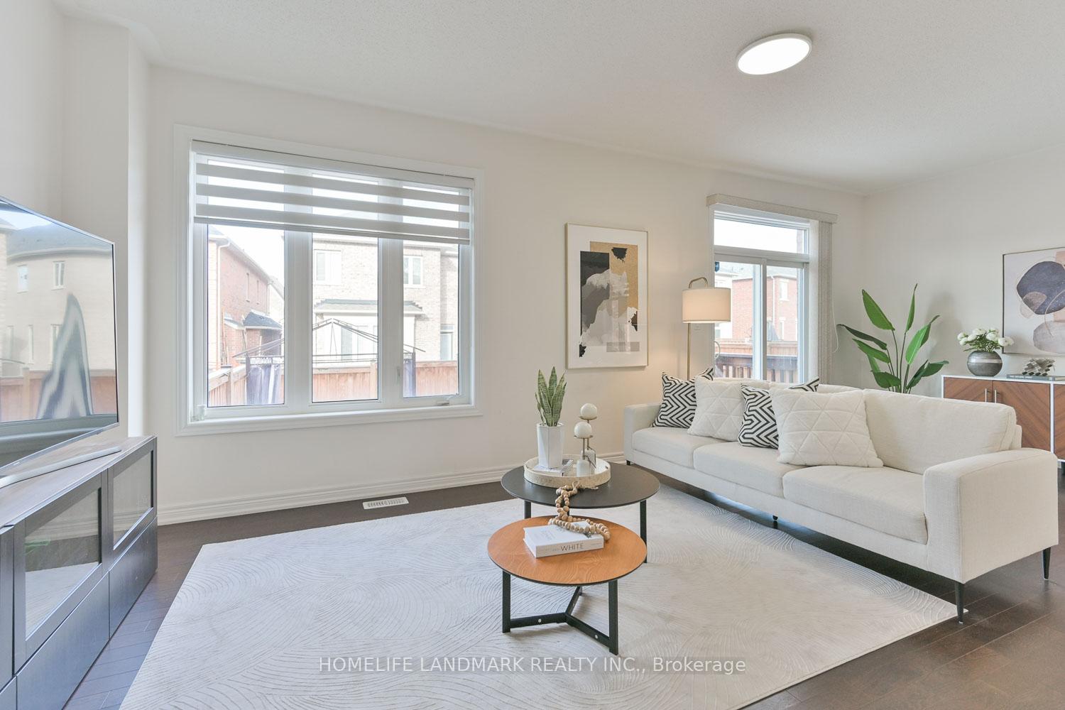 Photo 18 of 350 Roy Harper Avenue, Aurora, Rural Aurora — HOMEH