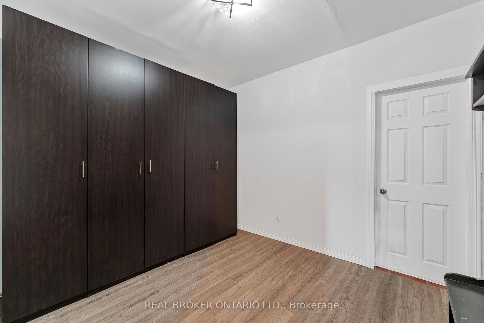 Photo 6 of 200 Hickory Lane, Barrie, Bayshore — HOMEH