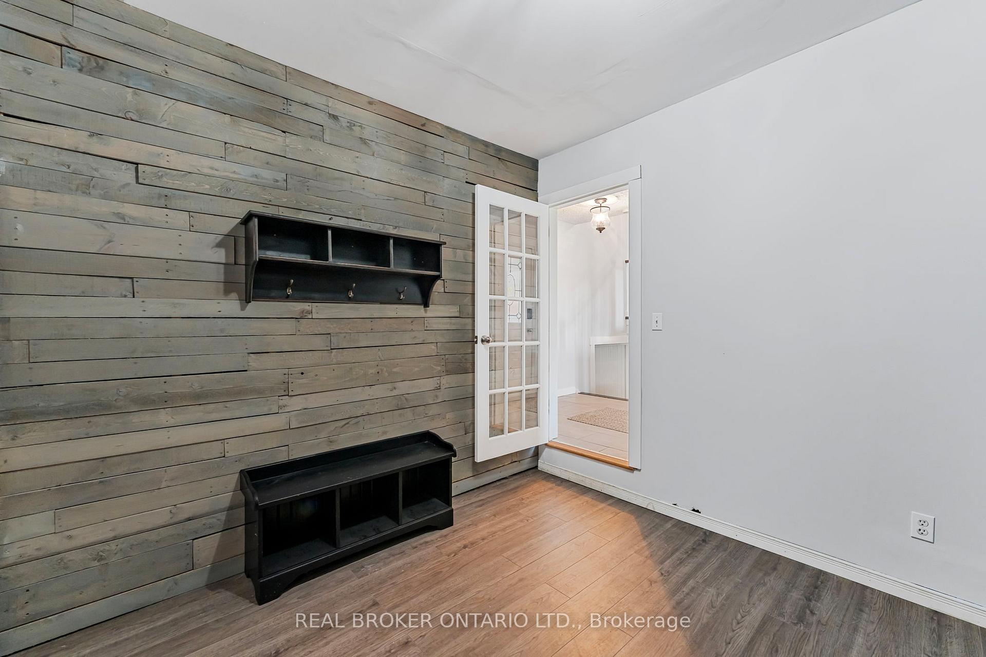 Photo 7 of 200 Hickory Lane, Barrie, Bayshore — HOMEH
