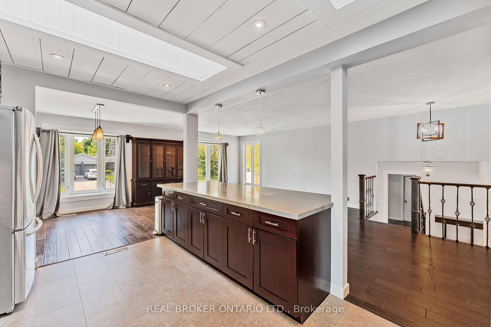 Photo 15 of 200 Hickory Lane, Barrie, Bayshore — HOMEH