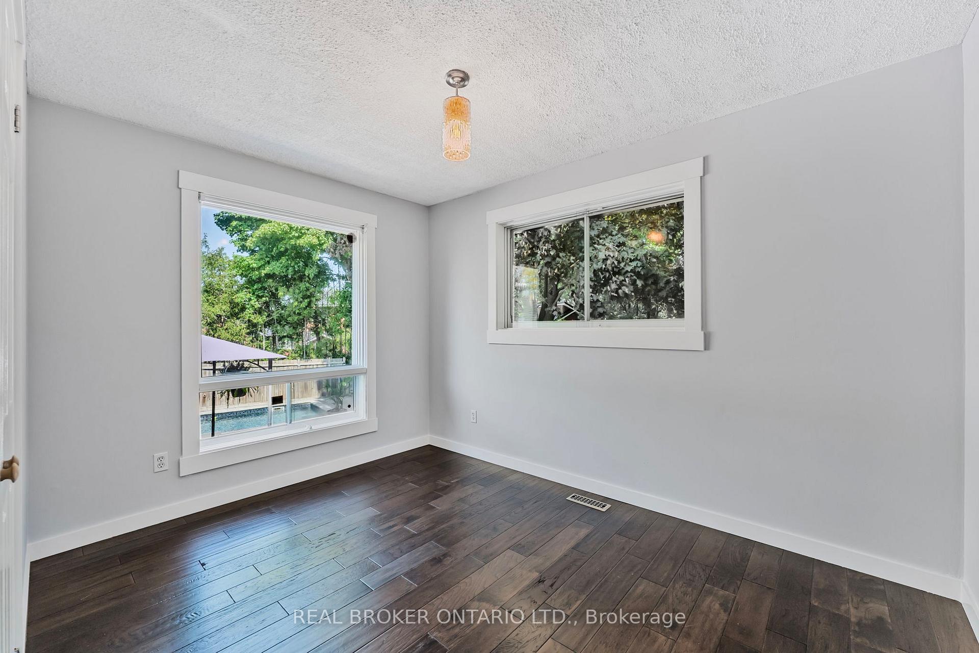 Photo 21 of 200 Hickory Lane, Barrie, Bayshore — HOMEH