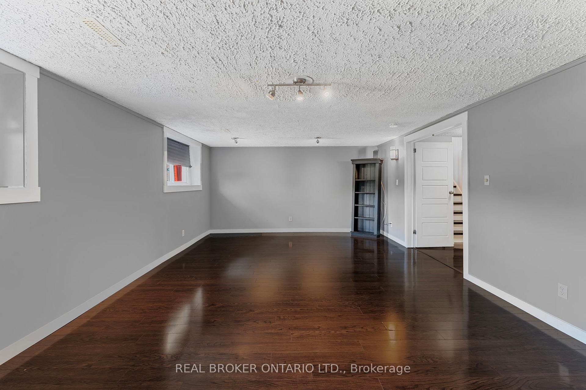Photo 33 of 200 Hickory Lane, Barrie, Bayshore — HOMEH