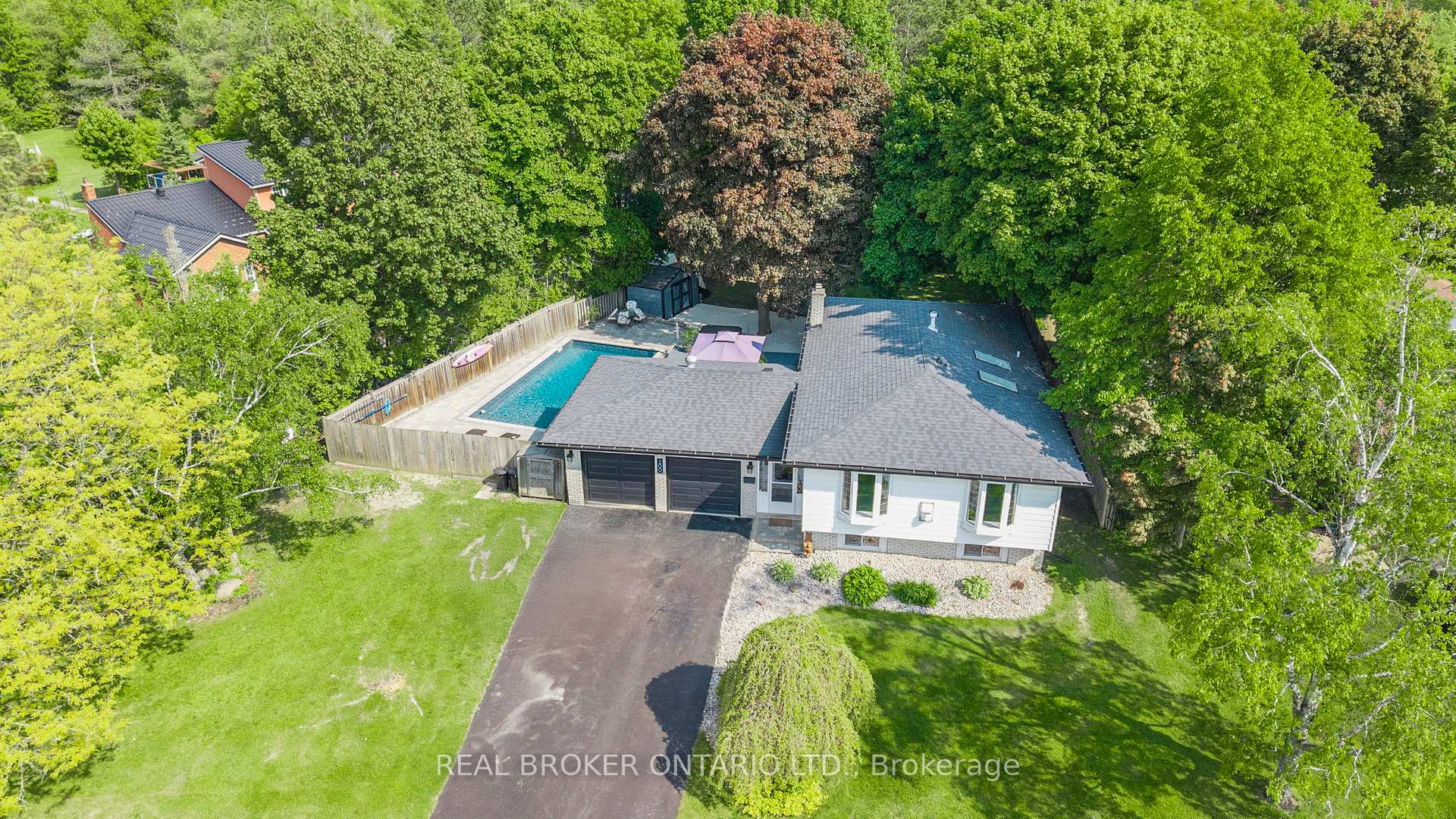 Photo 48 of 200 Hickory Lane, Barrie, Bayshore — HOMEH
