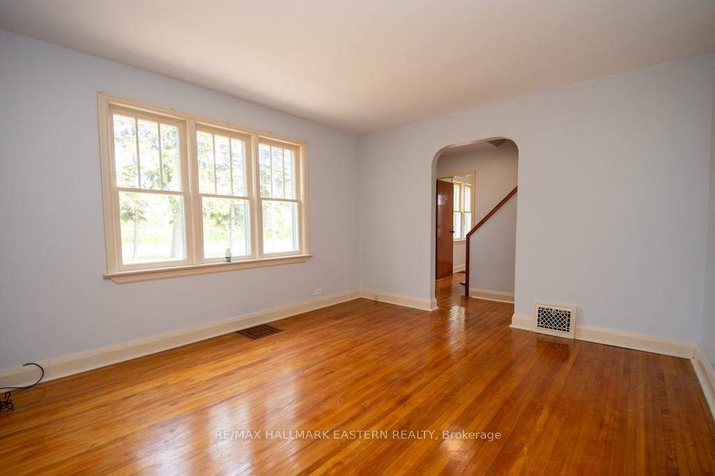 Photo 9 of 2449 Lansdowne Street W, Cavan Monaghan, Cavan-Monaghan — HOMEH
