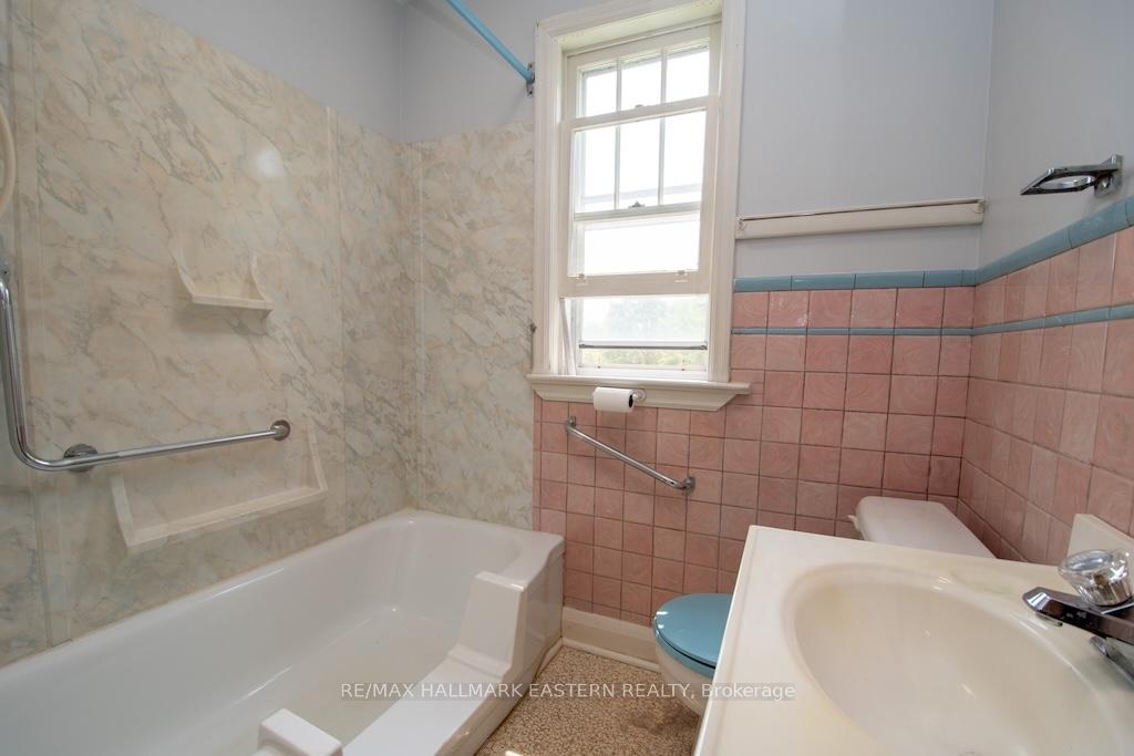 Photo 20 of 2449 Lansdowne Street W, Cavan Monaghan, Cavan-Monaghan — HOMEH