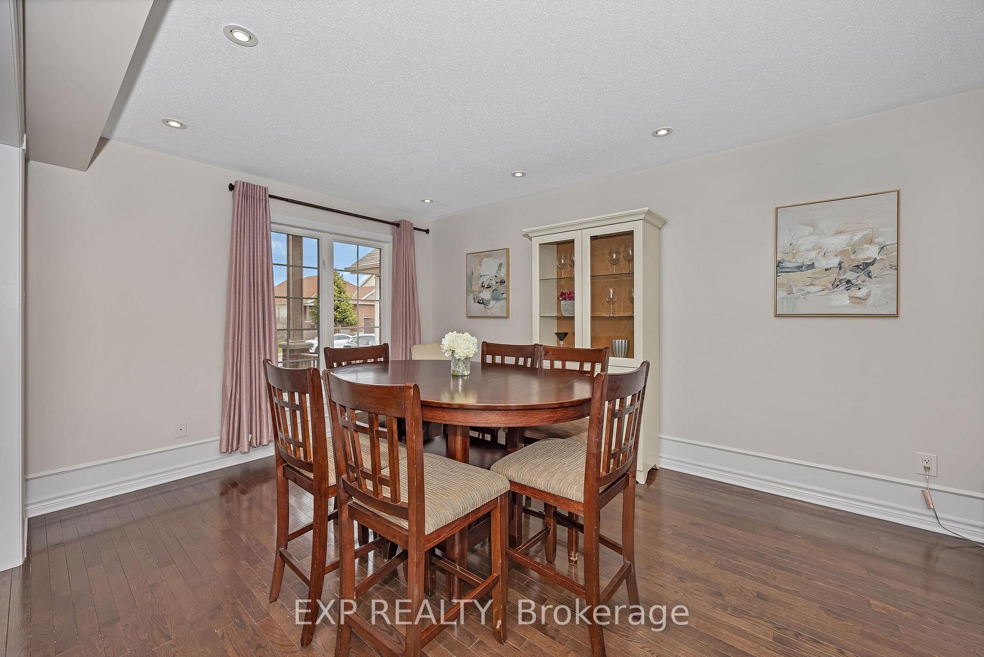 Photo 5 of 574 Dusty Miller Crescent, Ottawa, Riverside South/Gloucester Glen — HOMEH