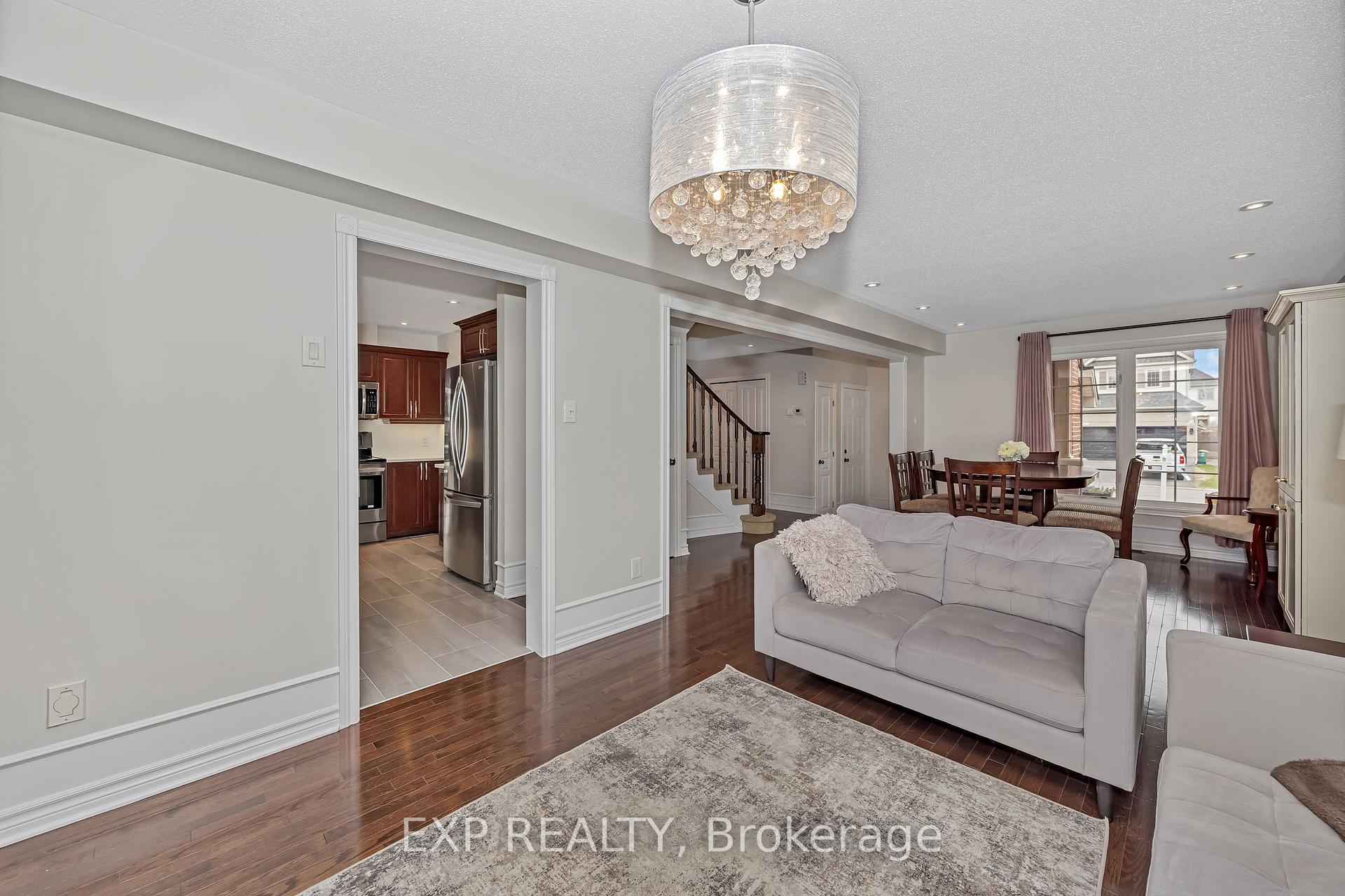 Photo 10 of 574 Dusty Miller Crescent, Ottawa, Riverside South/Gloucester Glen — HOMEH