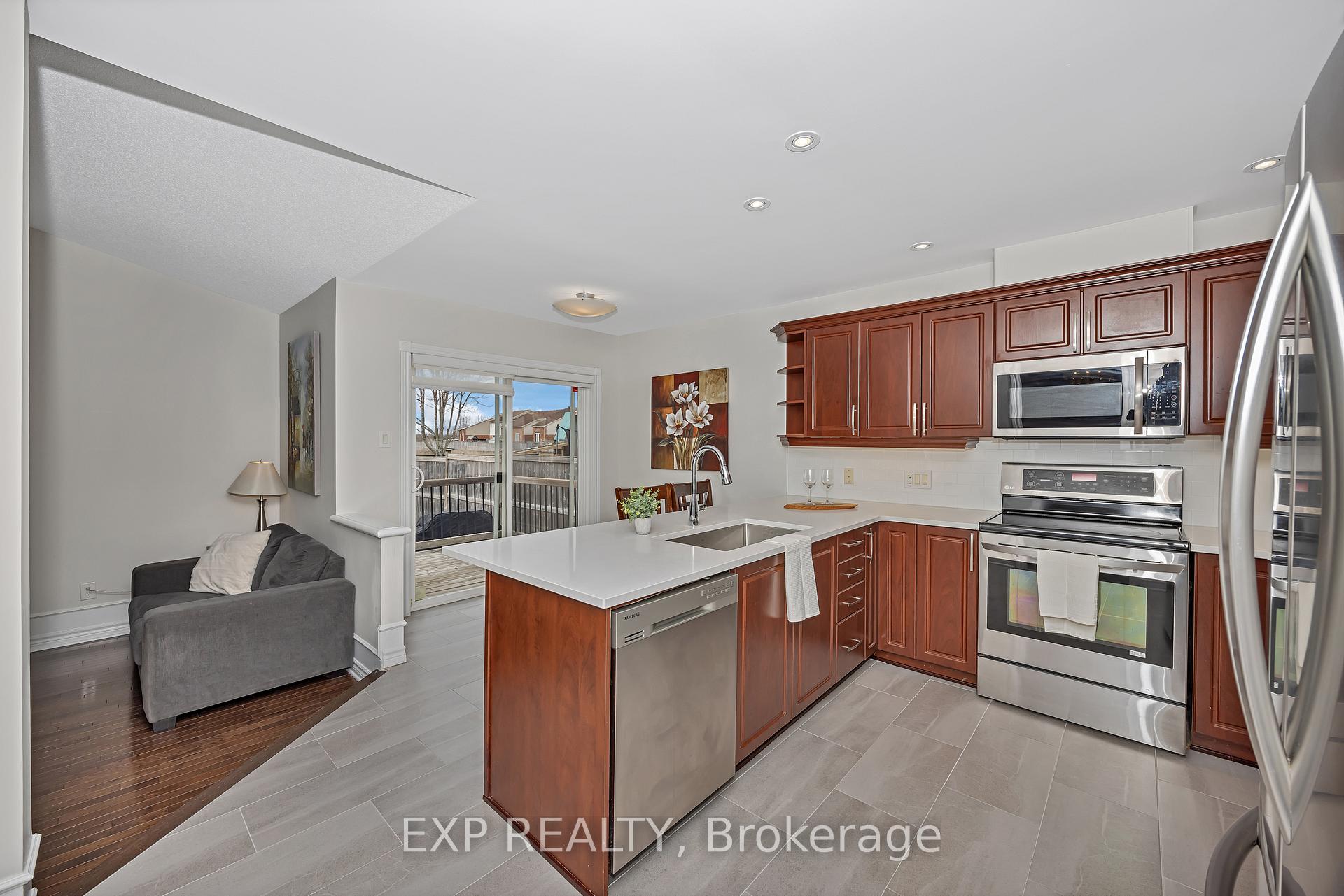 Photo 11 of 574 Dusty Miller Crescent, Ottawa, Riverside South/Gloucester Glen — HOMEH