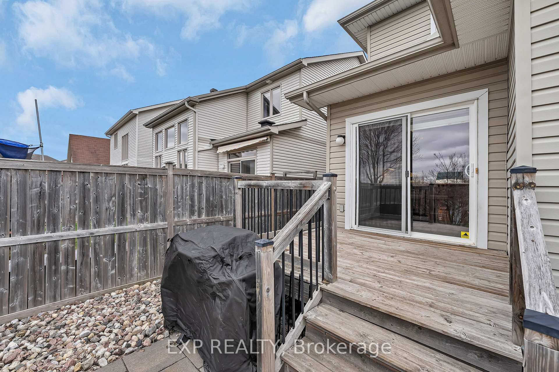 Photo 41 of 574 Dusty Miller Crescent, Ottawa, Riverside South/Gloucester Glen — HOMEH