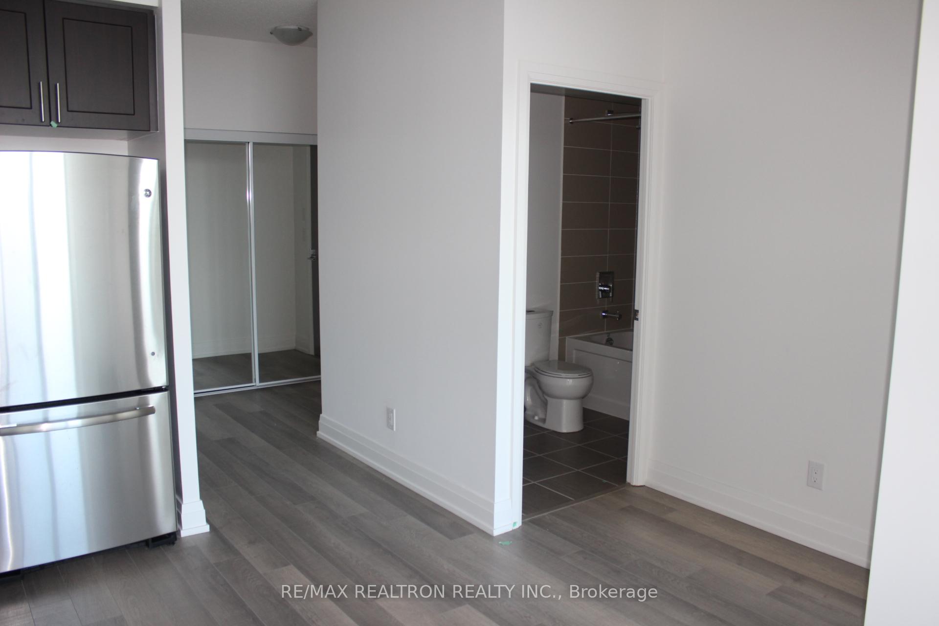 Photo 11 of Unit PH10, 7167 Yonge Street, Markham, Grandview — HOMEH