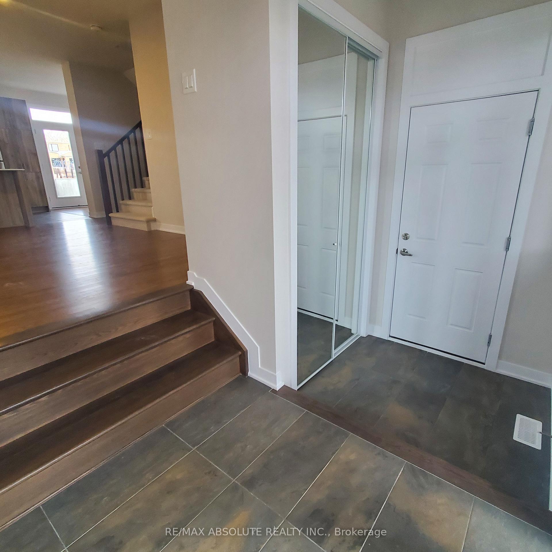 Photo 3 of 1925 Elevation Road, Ottawa, Barrhaven - Half Moon Bay — HOMEH