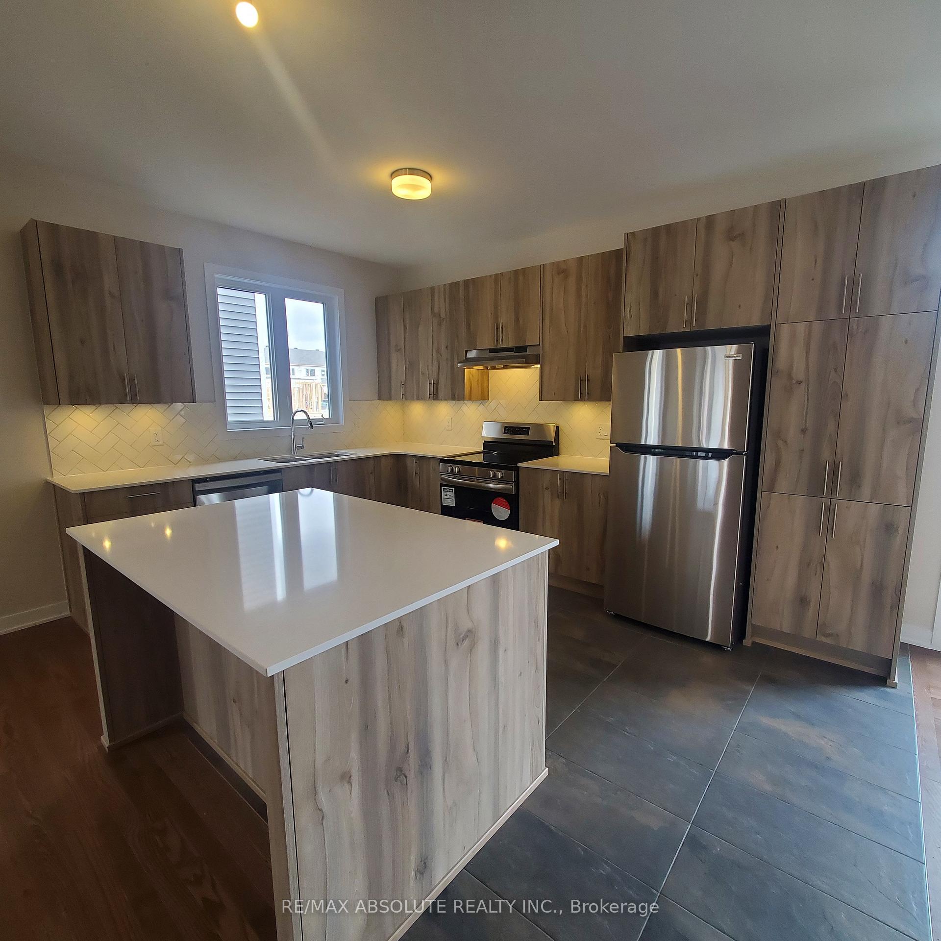 Photo 8 of 1925 Elevation Road, Ottawa, Barrhaven - Half Moon Bay — HOMEH