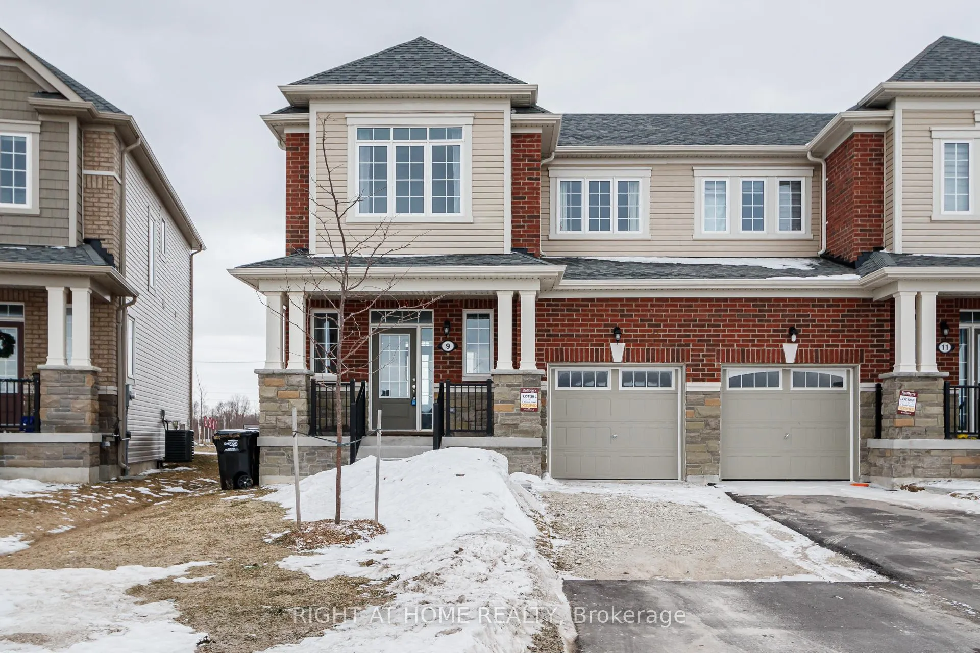 Photo 2 of 9 Mission Street, Wasaga Beach — HOMEH