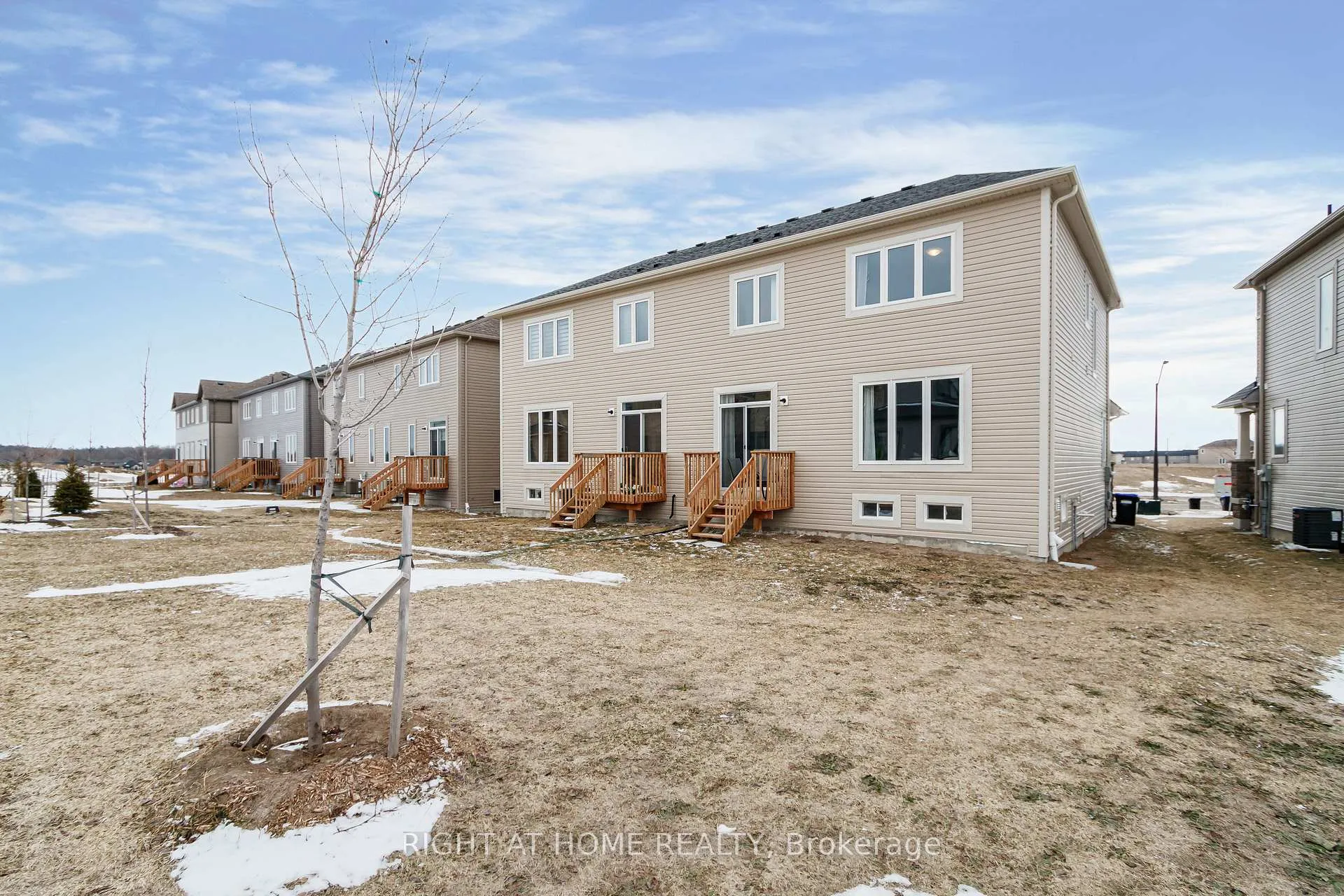 Photo 25 of 9 Mission Street, Wasaga Beach — HOMEH