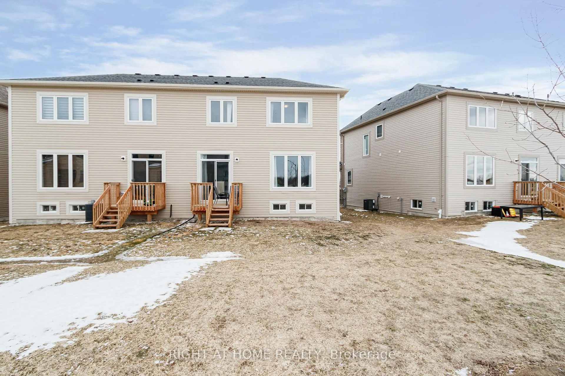 Photo 26 of 9 Mission Street, Wasaga Beach — HOMEH