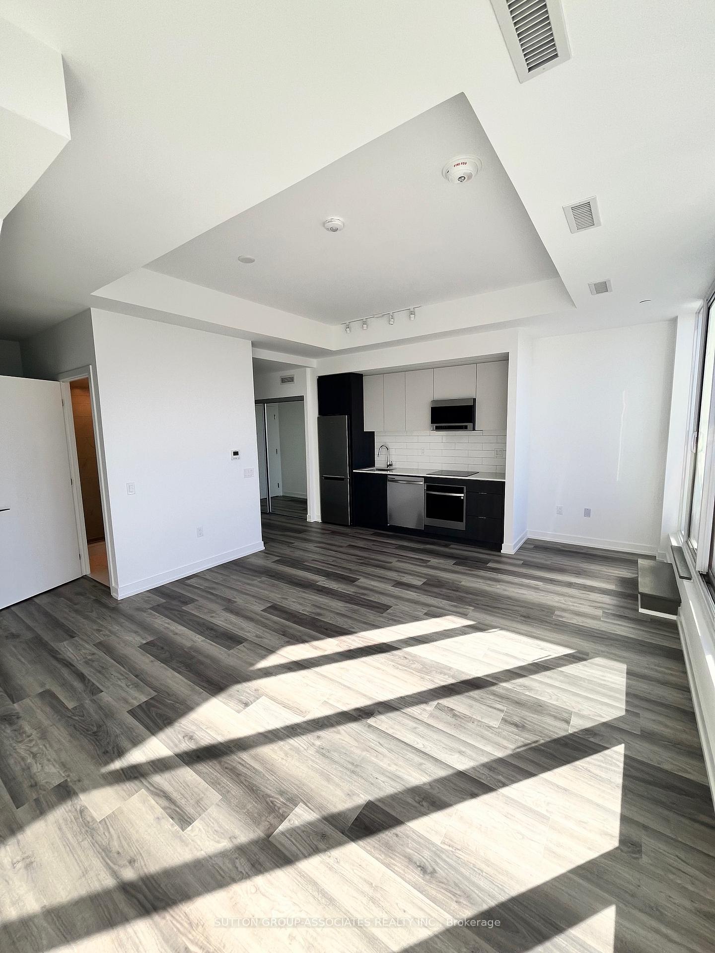 Photo 5 of Unit 708, 880 The Queensway, Etobicoke, Stonegate-Queensway — HOMEH