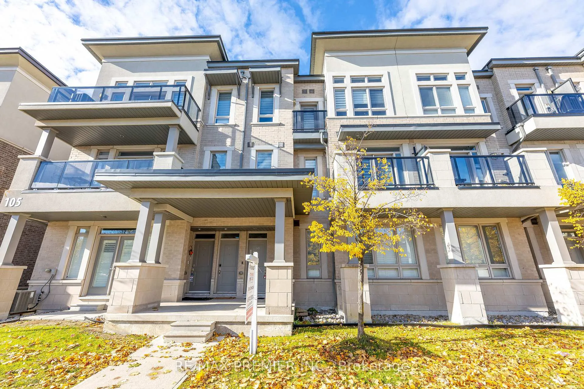 Front of Unit 10, 105 Kayla Crescent