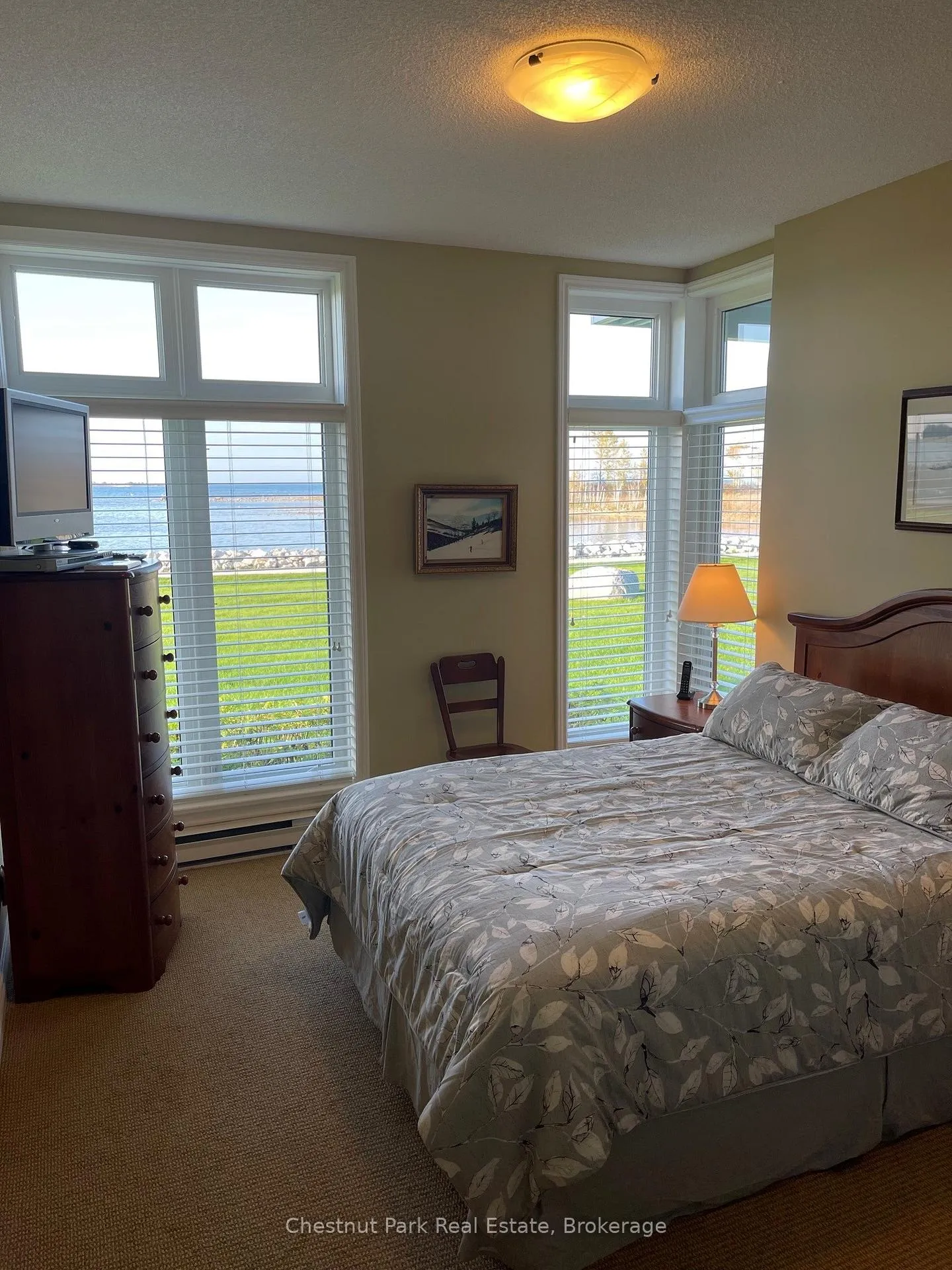 Photo 13 of 850 Suncrest Circle, Collingwood — HOMEH