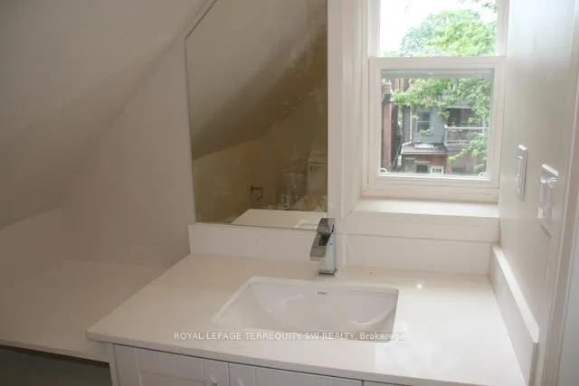 Photo 11 of Unit 6, 115 Madison Avenue, Toronto, The Annex — HOMEH