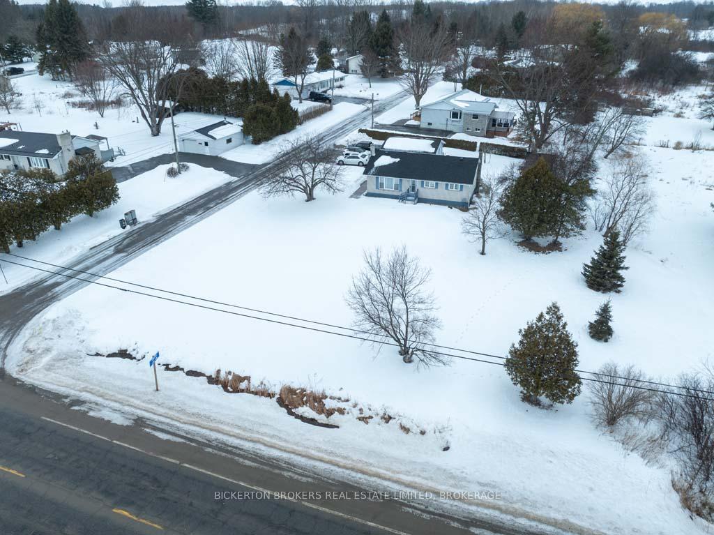 Photo 6 of 11 Ferguson Lane W, Gananoque — HOMEH