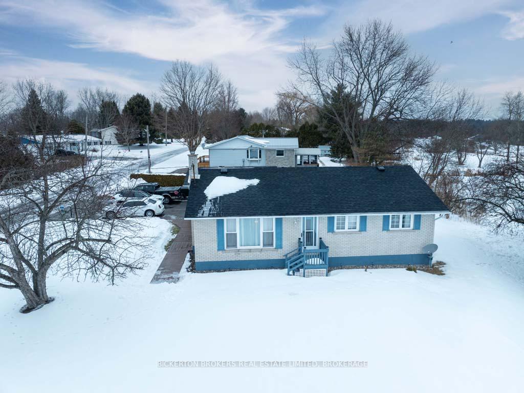 Photo 8 of 11 Ferguson Lane W, Gananoque — HOMEH