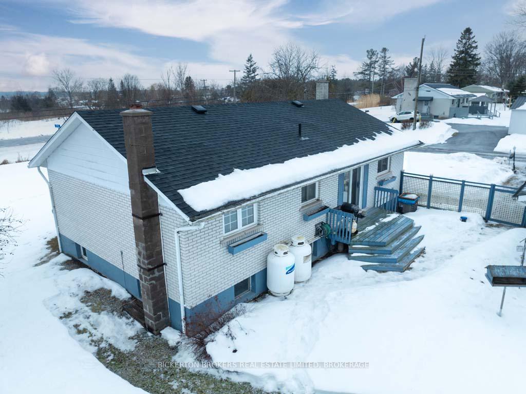 Photo 9 of 11 Ferguson Lane W, Gananoque — HOMEH