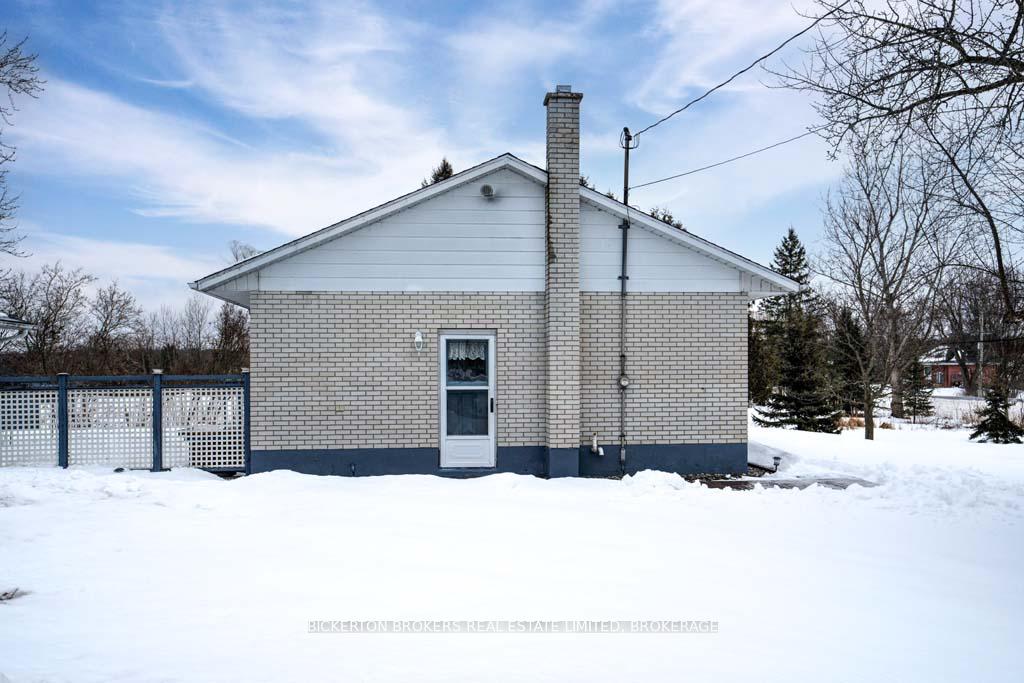 Photo 11 of 11 Ferguson Lane W, Gananoque — HOMEH